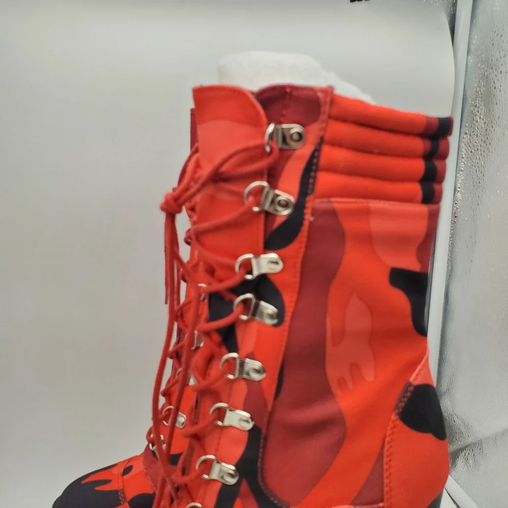 AZALEA WANG Put‎ It Down On Me Chunky Platform Boots Red Camo Lace Up Zipper 8.5